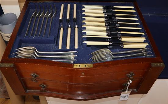 A George V harlequin canteen of silver Old English pattern cutlery, mainly by Mappin & Webb in walnut canteen, weighable silver 127 oz.